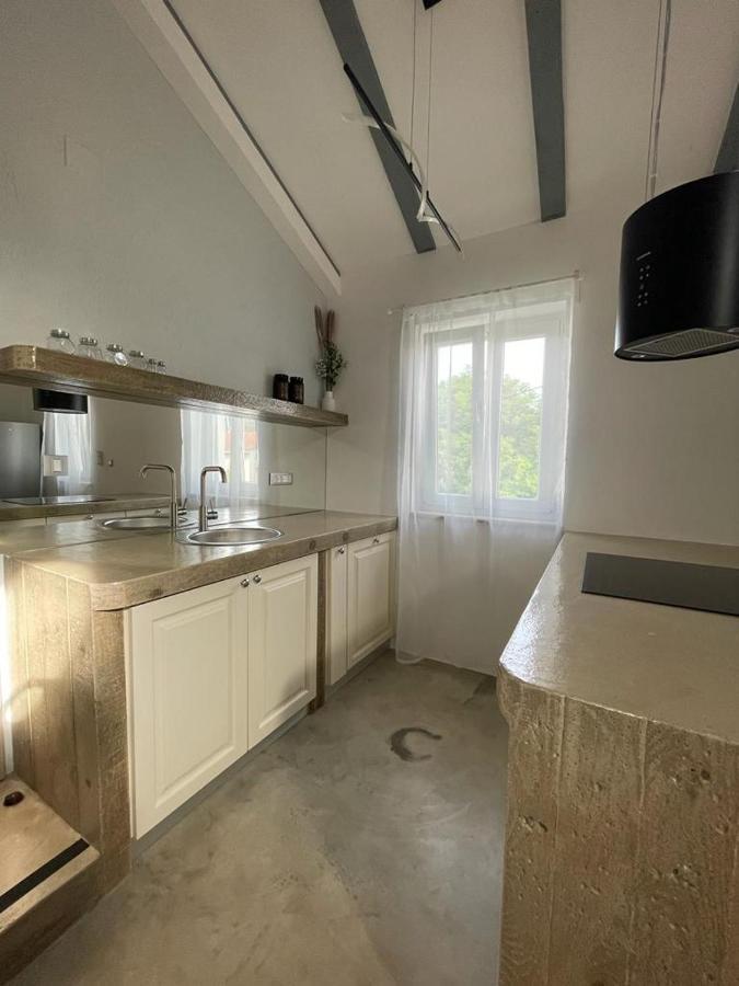 Gallery Apartment Nerezine
